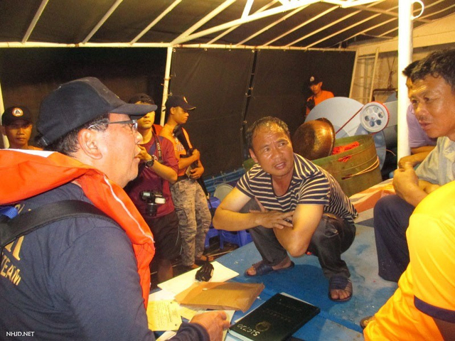 菲扣押两艘中国渔船25名渔民 罚款100万美元