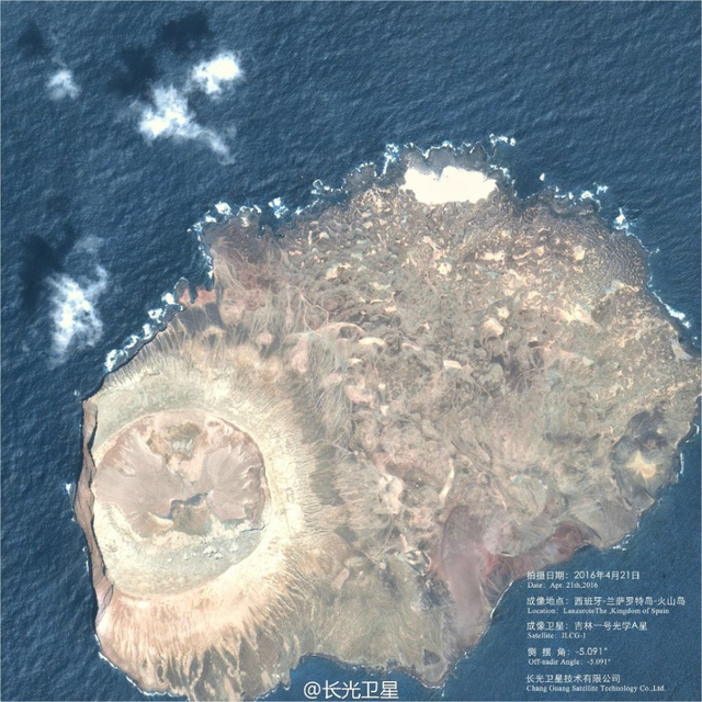 中国卫星高清拍摄美海军造船厂