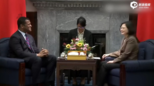 蔡英文见美国访问团变结巴:我说中文有困难