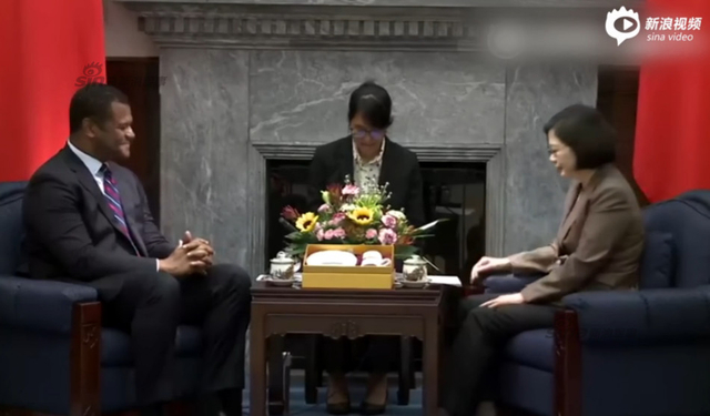 蔡英文见美国访问团变结巴:我说中文有困难