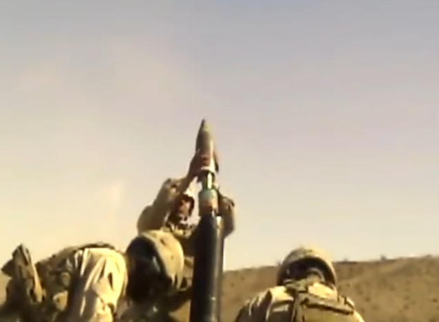 美国大兵也怕死：迫击炮发射失败 炮手拔腿就跑