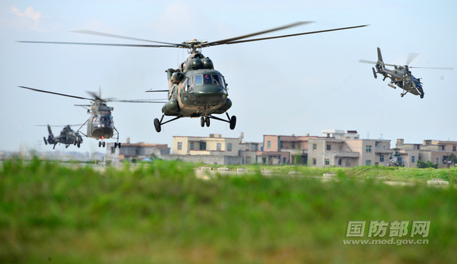 31军陆航团飞行训练：武直10火力护航大秀战力