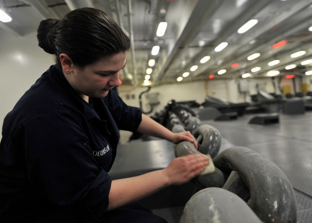 领先中国多少年？美军福特航母高清俯视图曝光