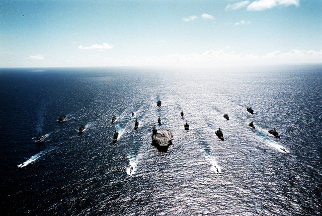 让美航母有来无回!东风21D导弹野外机动发射