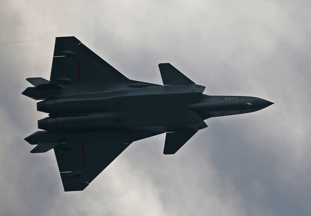 进展神速！曝歼20在西北某地进行隐身性能测试