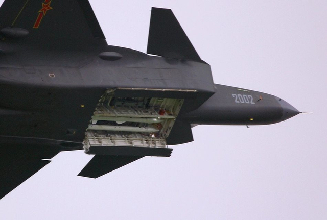 进展神速！曝歼20在西北某地进行隐身性能测试