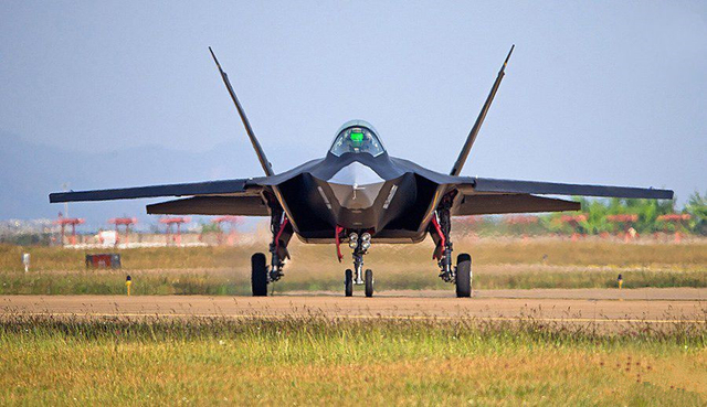 歼31与F35C验证机细节比拼