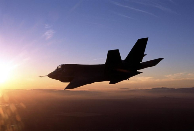 歼31与F35C验证机细节比拼