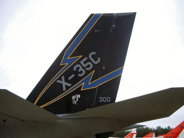 歼31与F35C验证机细节比拼