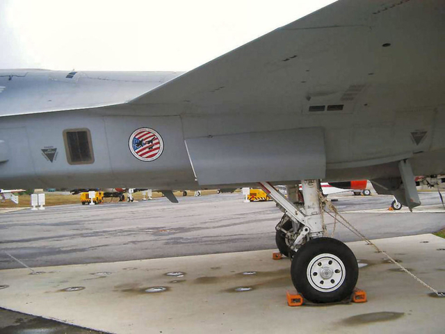 自信源于实力！美军X35C战机露天随便摸随便看