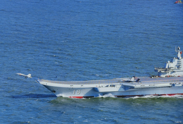 中国和英国航母滑跃甲板大比拼