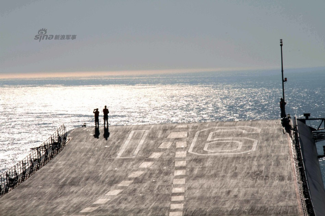 中国和英国航母滑跃甲板大比拼