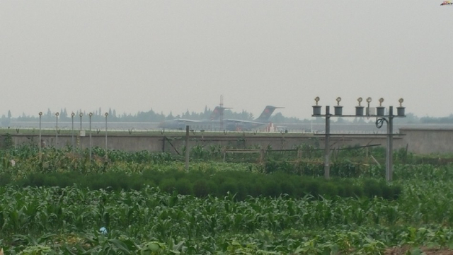 霸气逼人！2架全新涂装运20运输机同时现身机场