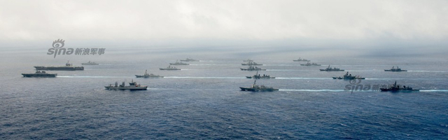 吓唬谁呢？美日印舰队靠近南海举行联合军演