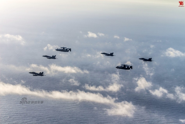 还想来南海？美航母战机群密集编队飞行秀战力