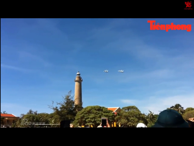 越南空军最强苏30战机飞越中国南子岛