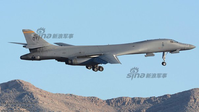 美B1轰炸机部署澳威胁中国舰艇