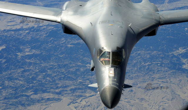 美B1轰炸机部署澳威胁中国舰艇