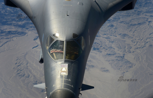 美B1轰炸机部署澳威胁中国舰艇