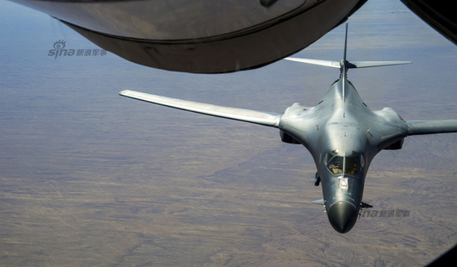 美B1轰炸机部署澳威胁中国舰艇