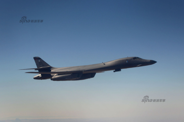 美B1轰炸机部署澳威胁中国舰艇