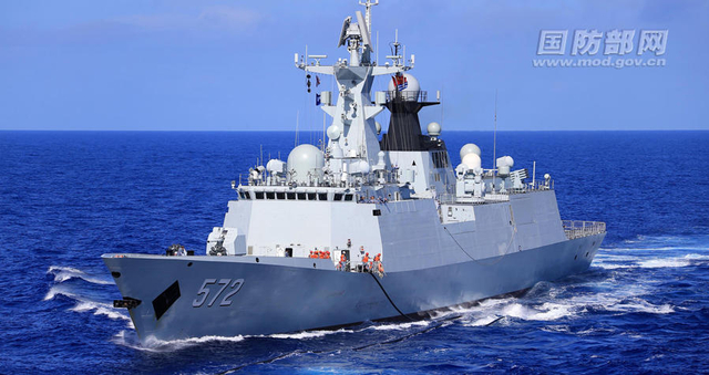 亮剑太平洋！中国海军编队首次海上航行补给