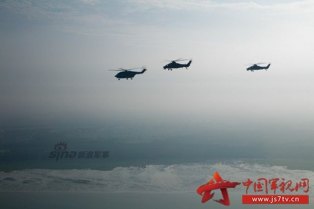 掠海超低空飞行!42军大批武直10奔赴南海演习