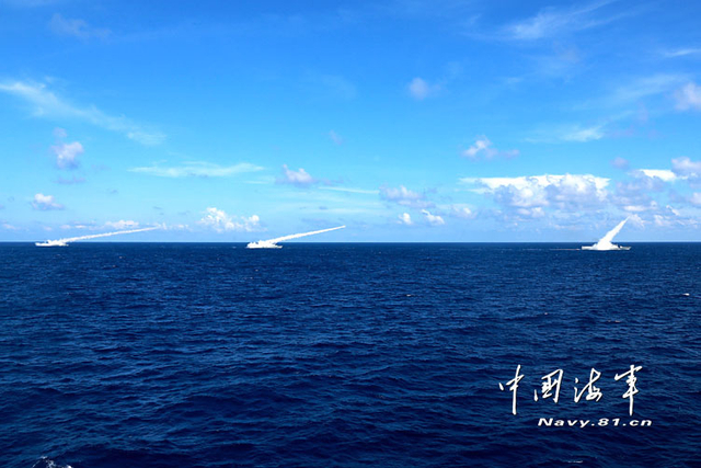 亮剑南海 中国海军三大舰队举行实弹对抗演习