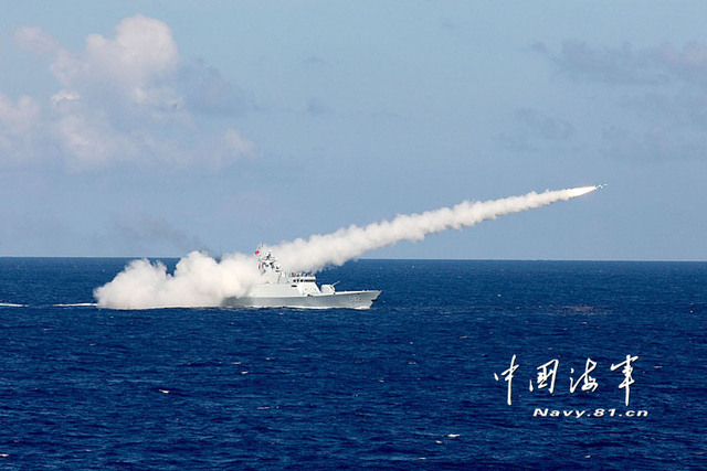 亮剑南海 中国海军三大舰队举行实弹对抗演习