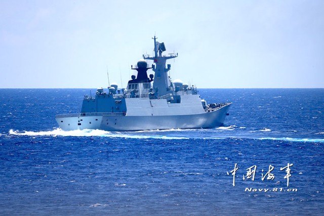 亮剑南海 中国海军三大舰队举行实弹对抗演习