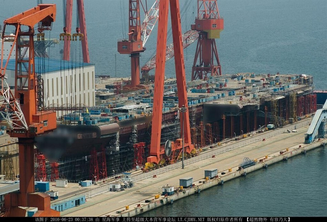 国产航母究竟何时完工?建造现场最新照片曝光