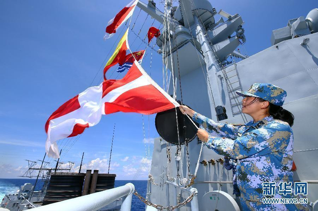 中美南海演习对比：解放军射导弹 美军轻松