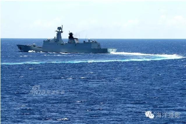 1中美南海演习对比：解放军射导弹 美军轻松