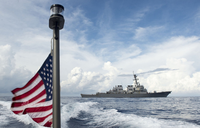 中美南海演习对比：解放军射导弹 美军轻松