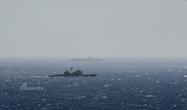 中美南海演习对比：解放军射导弹 美军轻松