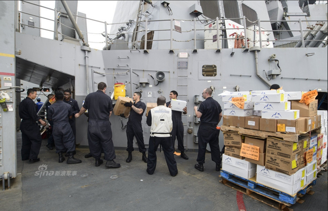 中美南海演习对比：解放军射导弹 美军轻松