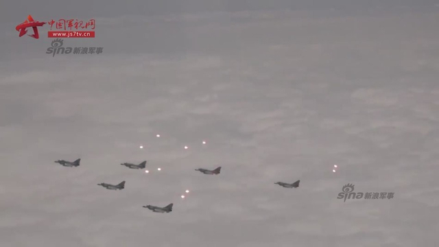 中国海军南海大演习全程震撼画面 多位上将观摩