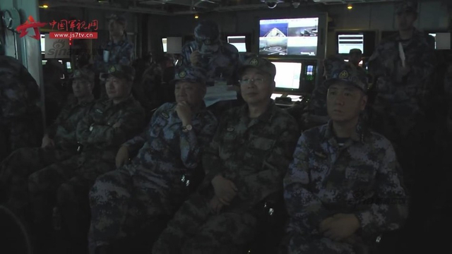中国海军南海大演习全程震撼画面 多位上将观摩