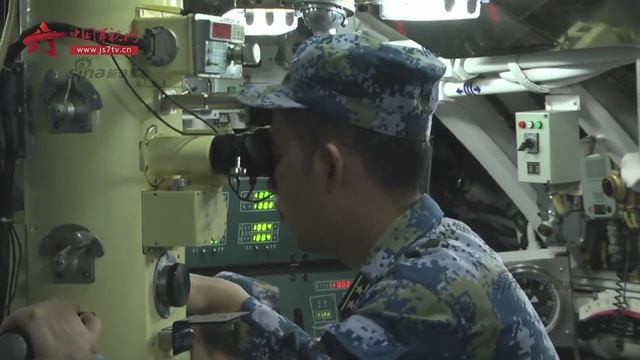 中国海军南海大演习全程震撼画面 多位上将观摩