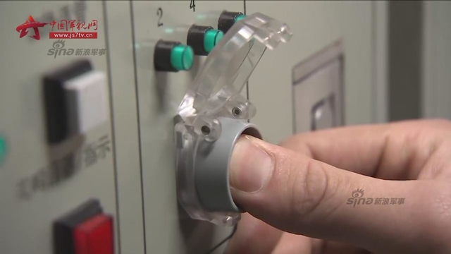 中国海军南海大演习全程震撼画面 多位上将观摩