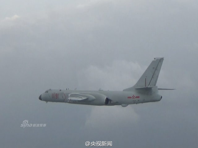 中国空军赴南海常态化战备巡航