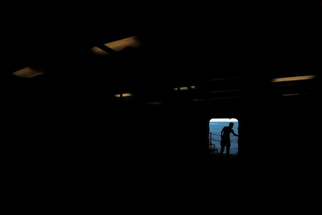 美国海军航母里根号继续南海巡航