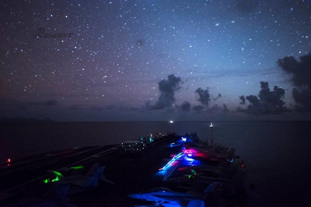 美国海军航母里根号继续南海巡航