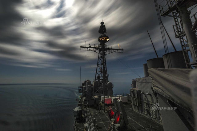 美国巡洋舰巡航在南海 破坏这里安宁