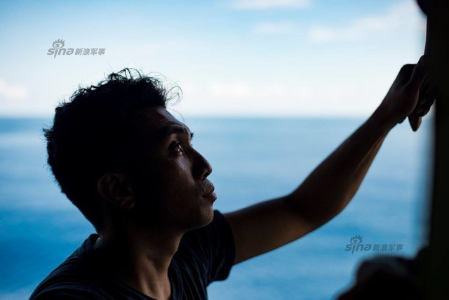 美国巡洋舰巡航在南海 破坏这里安宁