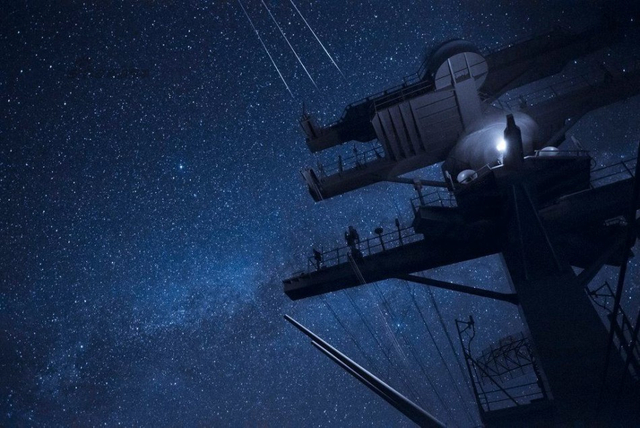 美国巡洋舰巡航在南海 破坏这里安宁