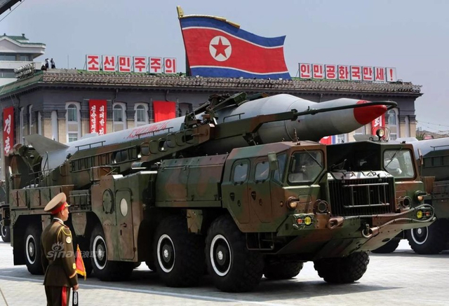 朝鲜一天连射3导弹画面曝光 金正恩现场观看
