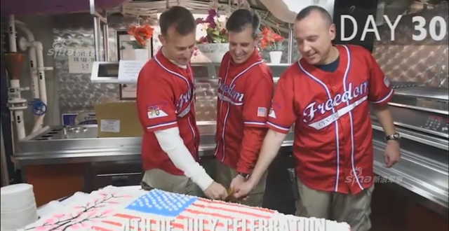 美军公开里根号航母闯南海53天