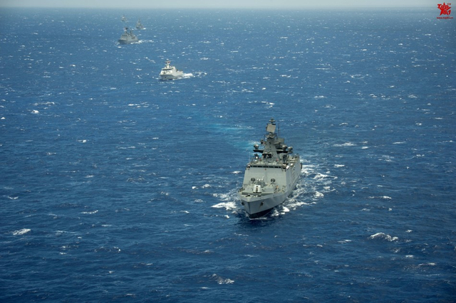 环太军演40艘战舰编队超壮观 