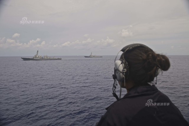 美军驱逐舰群继续南海狐假虎威